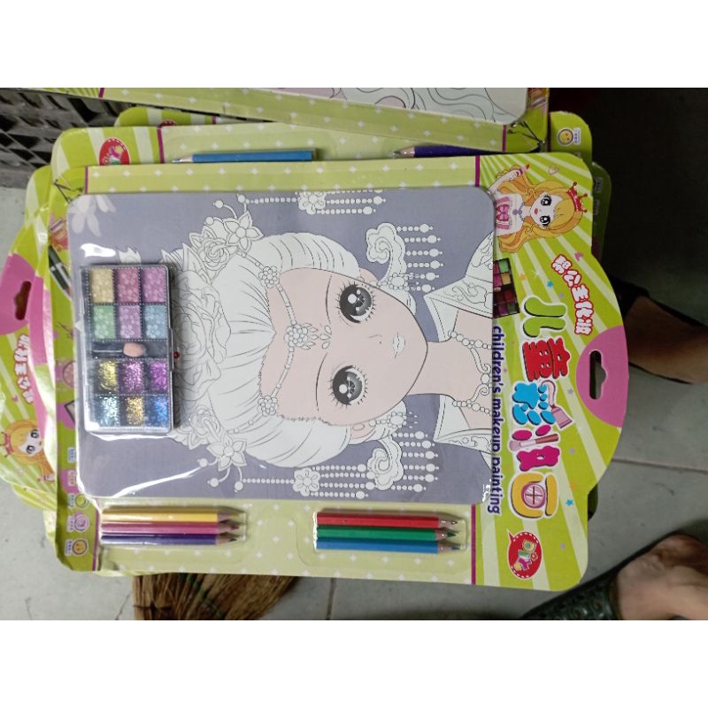 Tranh trang điểm tô màu cho bé