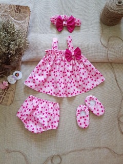 Váy hello kitty 4 chi tiết