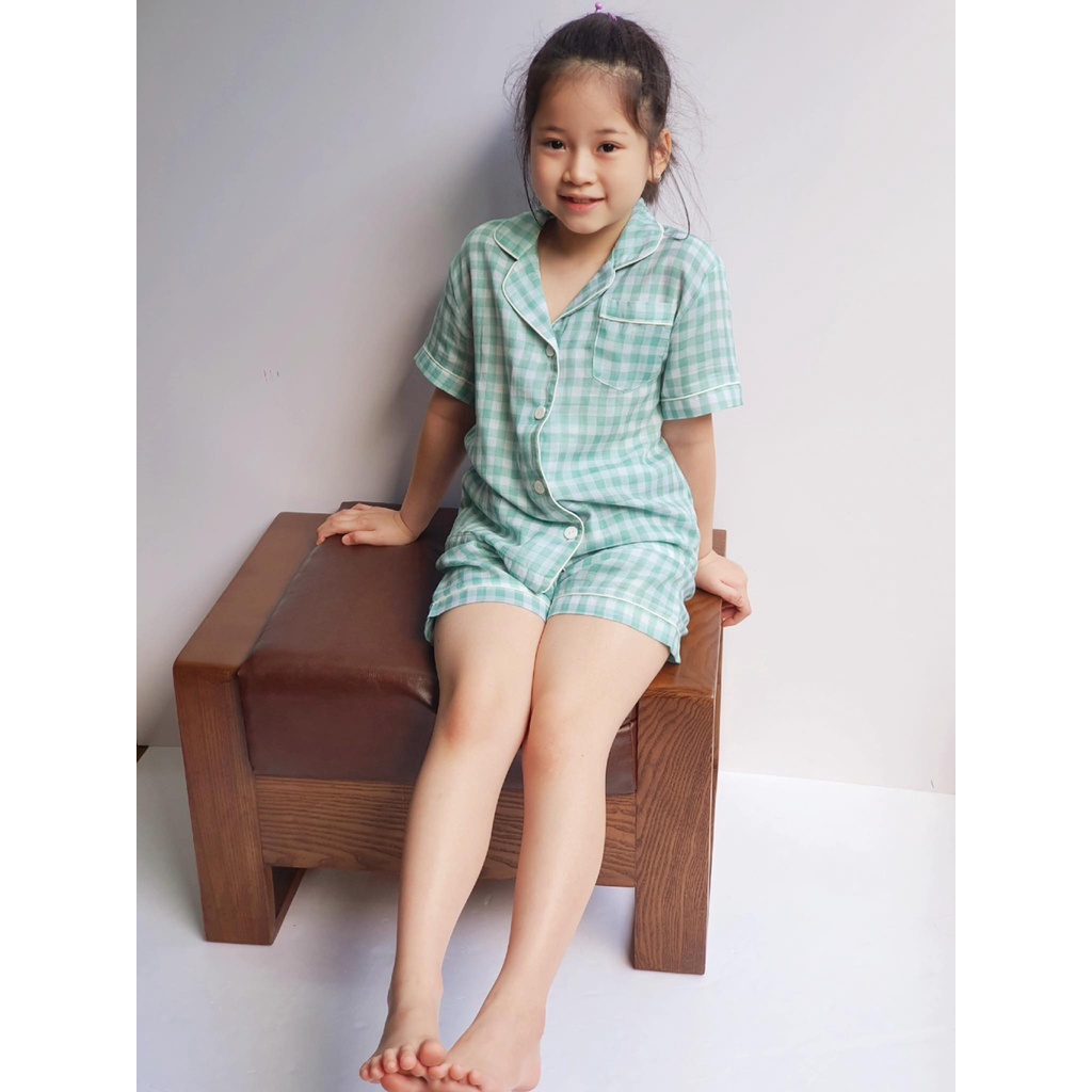 Bộ pyjama caro cho bé