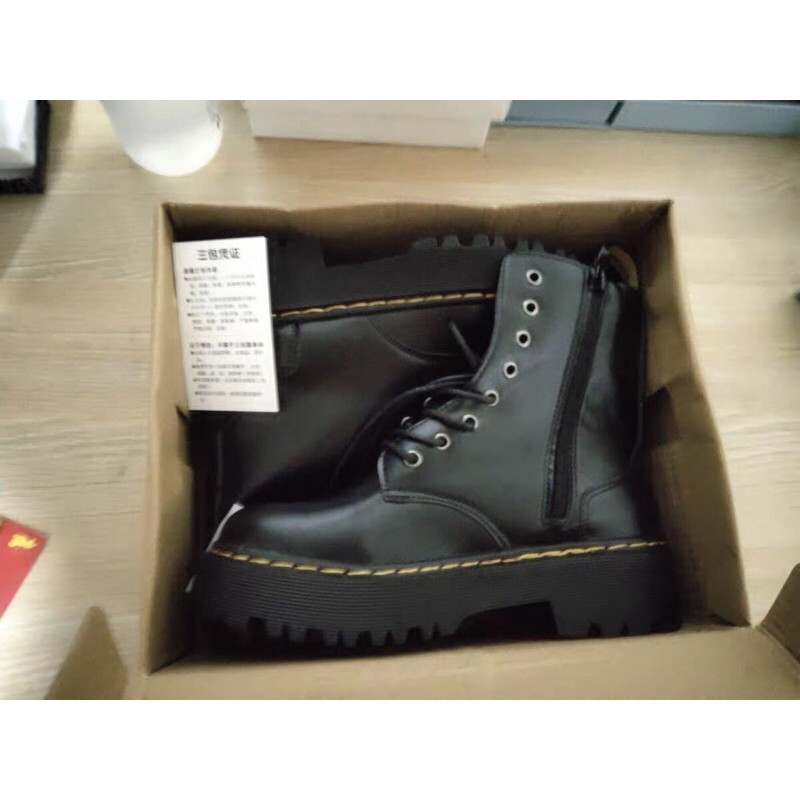 Giày boot ulzzang nữ có khoá chỉ vàng đế dày bốt boots ulzzang | BigBuy360 - bigbuy360.vn