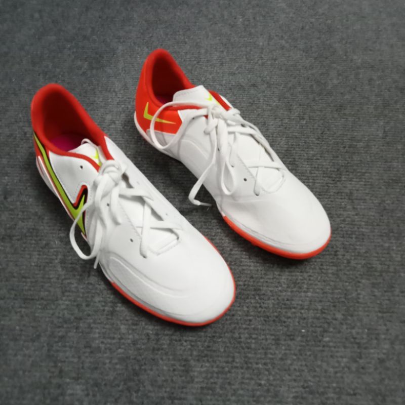 Giày bóng đá Winbro Tiempo X9 đã khâu đế Trắng phối