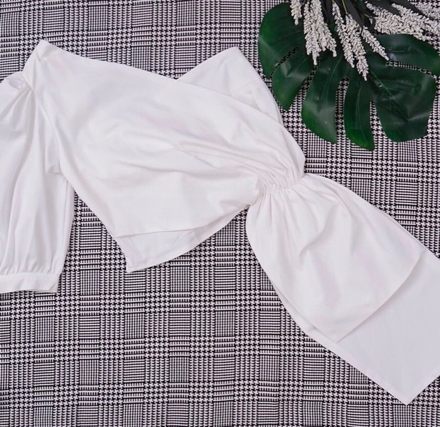 Áo Crop Lệch Vai Kiểu Thái Thần Thánh Siêu Đẹp