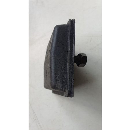 Cao su đệm mõ nhíp phụ ô tô huyn đai 2,5 tấn- 3,5 tấn