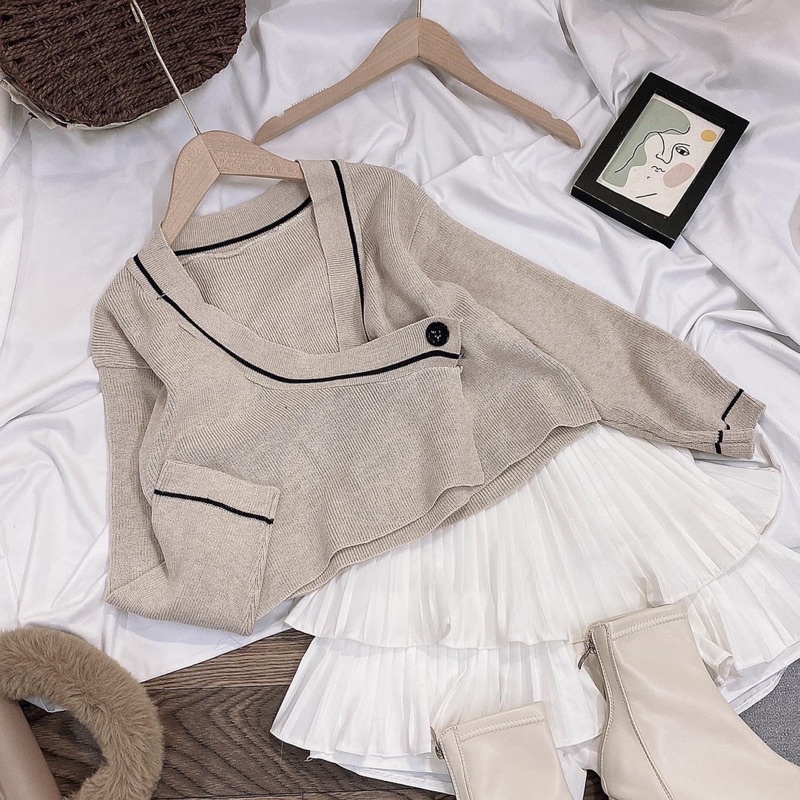 Áo len croptop tay dài cài nút lệch
