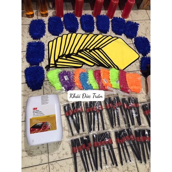 Bình xịt bọt tuyết cầm tay rửa xe 2 Lit mẫu mới tặng 1 bao tay rửa xe