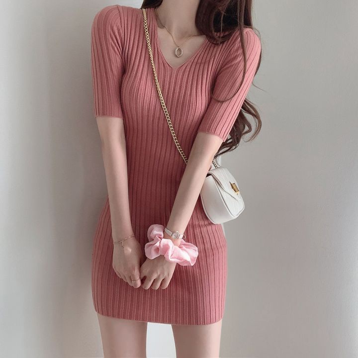 Đầm bodycon len gân cổ V cộc tay phong cách sexy quyến rũ tôn dáng