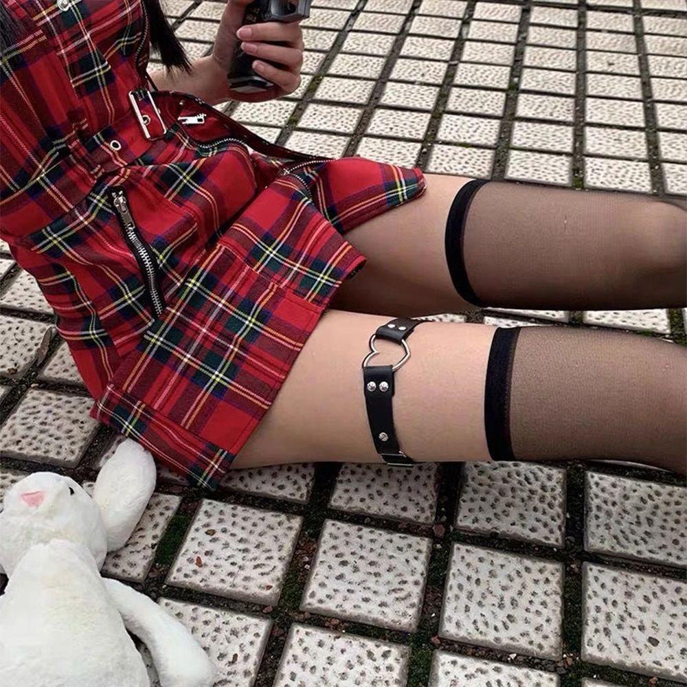 Đai Nịt Bít Tất Co Giãn Đính Đinh Tán Phong Cách Harajuku Punk Cho Nữ