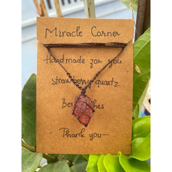 Vòng cổ macrame strawberry quartz thiết kế handmade