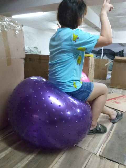 Bóng gai tập yoga, khu vui chơi, hàng nhập khẩu loại to phi 75cm hàng ảnh thật giao màu ngẫu nhiên