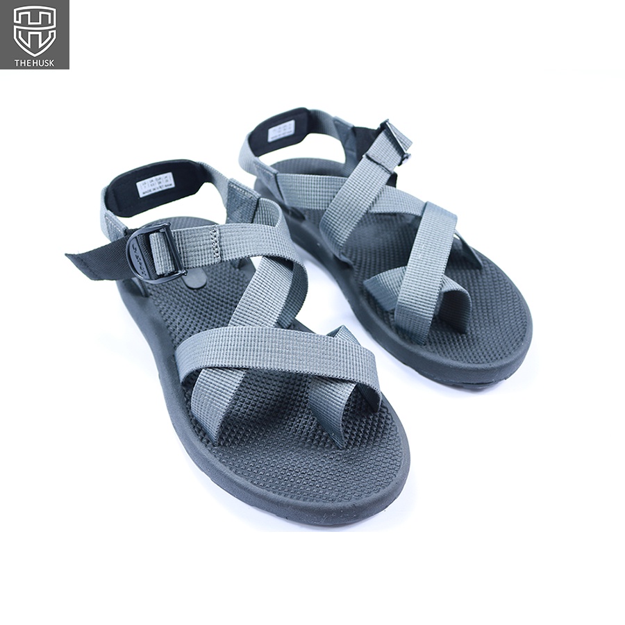 Giày Sandal Nam HuuCuong &amp; TheHusk Xỏ Ngón Quai Dù Đế Cao Su - TH16