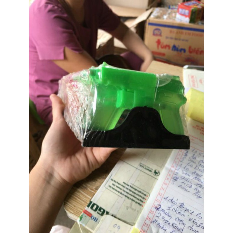 Nước xịt trái cây hình súng nước (20 chiếc)