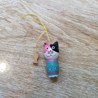 Móc khóa mèo và cá gỗ