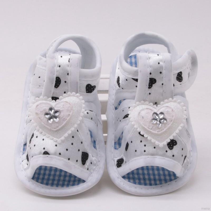 Giày sandal mềm mại thích hợp cho bé gái