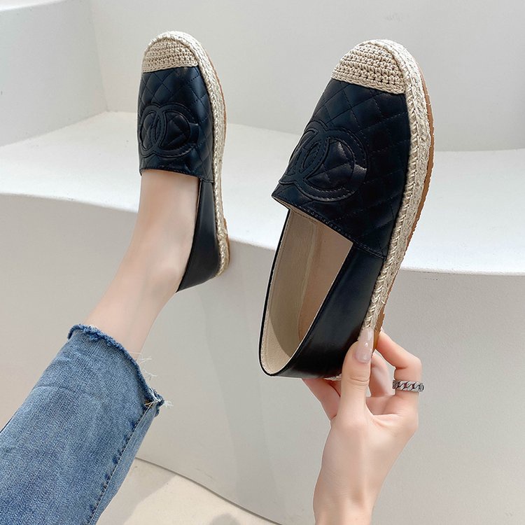 Giày lười đế bằng màu sắc trẻ trung năng động thời trang