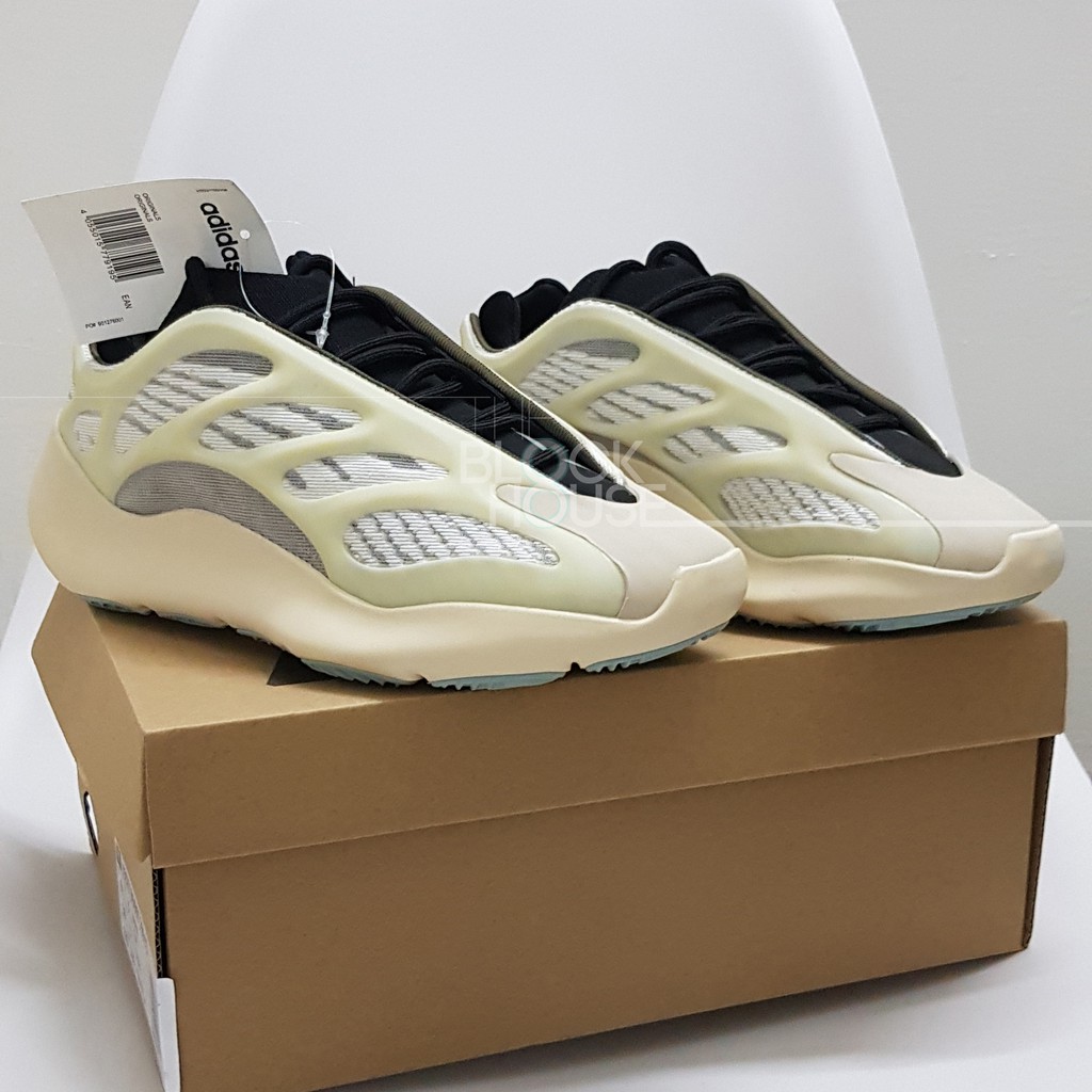 GIÀY A Y🇪🇪zy700 V3 AZAEL