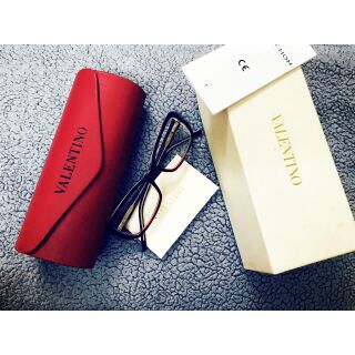Kính Valentino authentic siêu đẹp