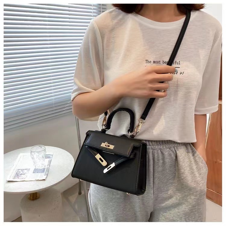 Túi Đeo Chéo Một Bên Vai Thiết Kế Thời Trang Cho Nữ 2022