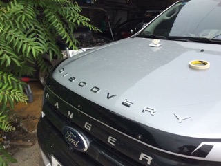 Chữ Discovery gắn đầu xe