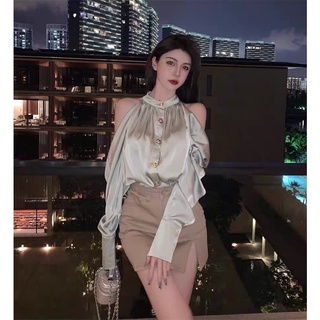 Set áo sơmi hở vai kèm chân váy