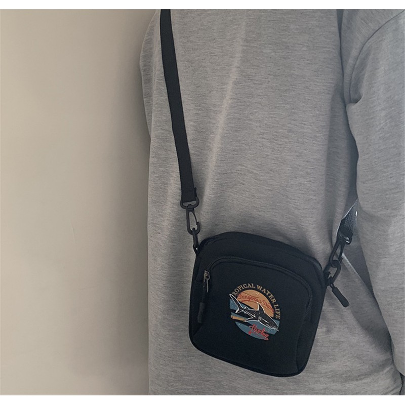 [Spot] Túi Đeo Chéo Vải Canvas In Hình Cá 22 Inch Phong Cách Nhật Bản