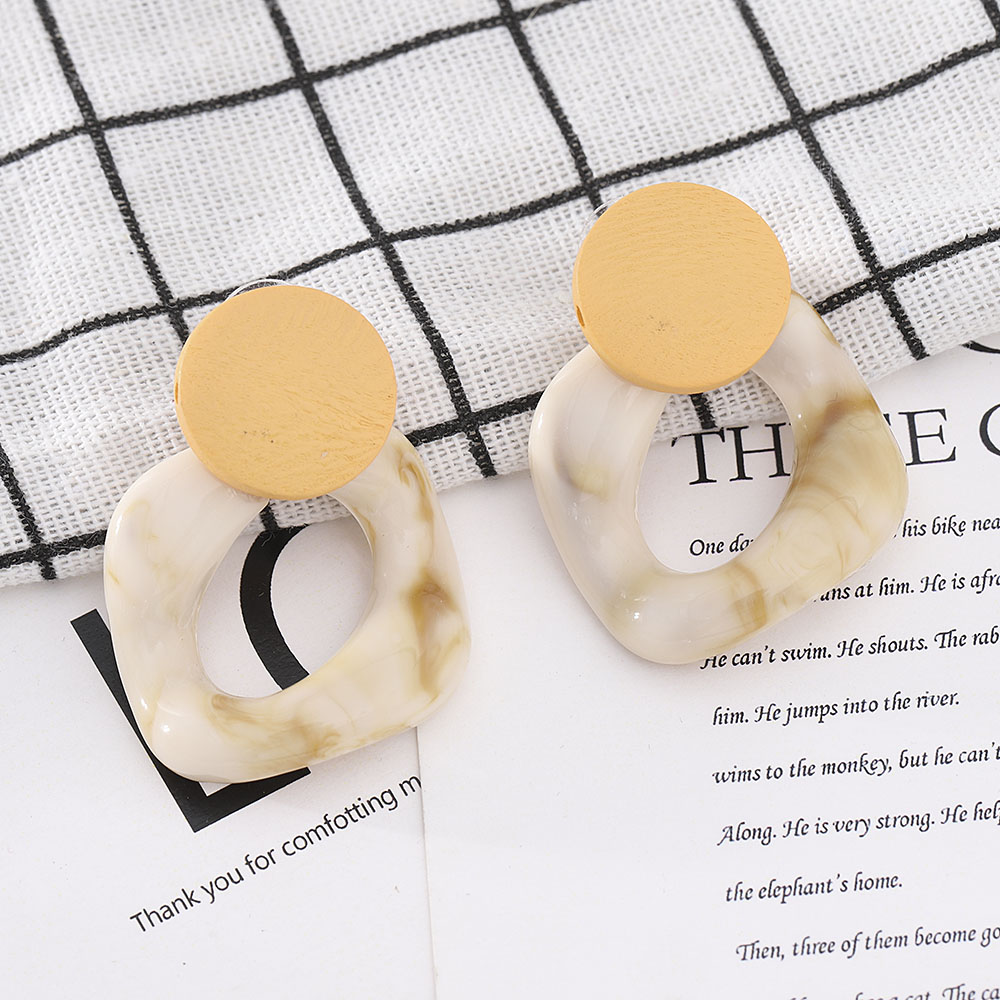 Bông Tai Tròn Bằng Gỗ Kiểu Dáng Thanh Lịch