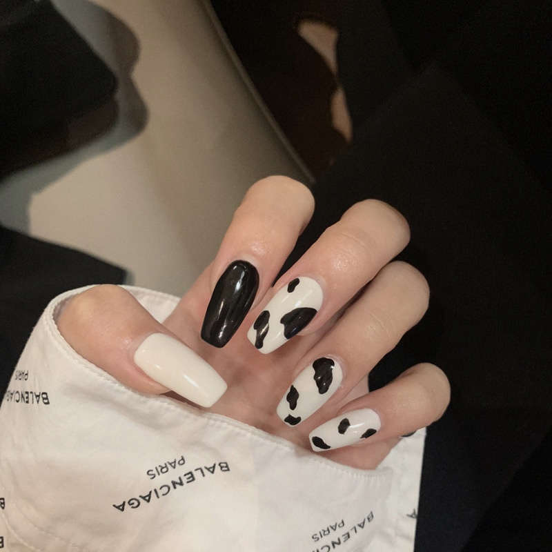 Set 24 Móng tay giả hot trend phối màu đen và trắng ,bộ nail phong cách hàn quốc kèm đầy đủ dụng cụ tại nhà