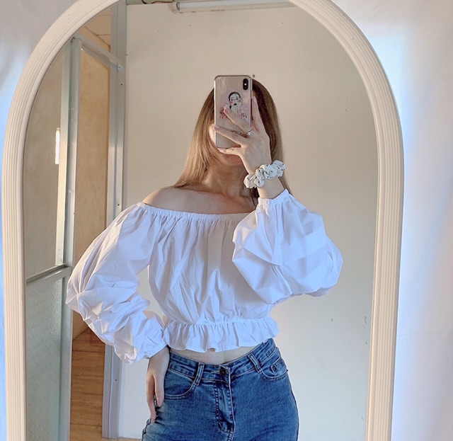 Áo croptop bẹt vai tay nấc đen, trắng