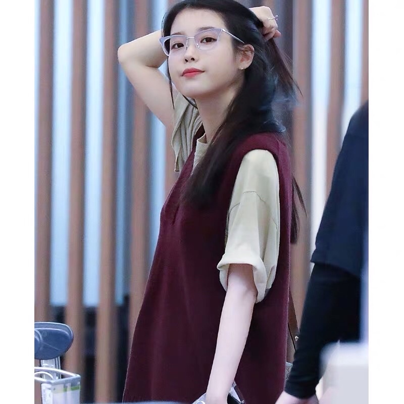 Set IU ulzzang áo phông hoa hồng oversize kèm áo len gile cổ V phong cách Hàn Quốc