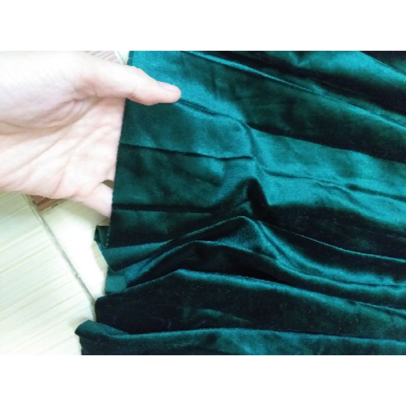 Chân váy nhung xếp ly màu xanh size S thanh lý