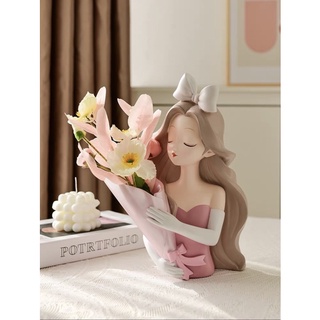 Bình hoa cô gái ôm hoa lọ hoa decor