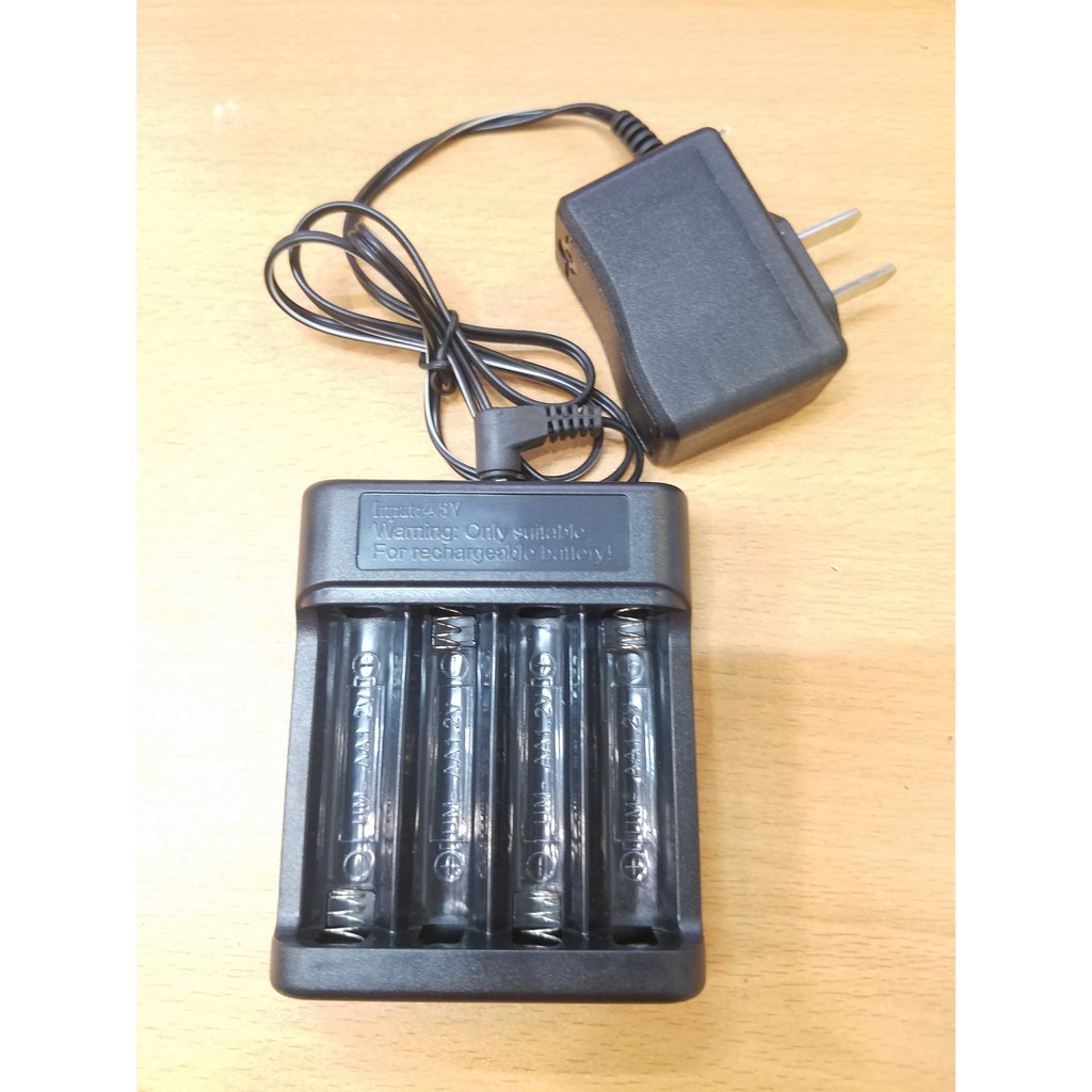 Dailydochoi xin giới thiệu Bộ khay sạc pin AA 1.2v siêu tiện dụng giá rẻ