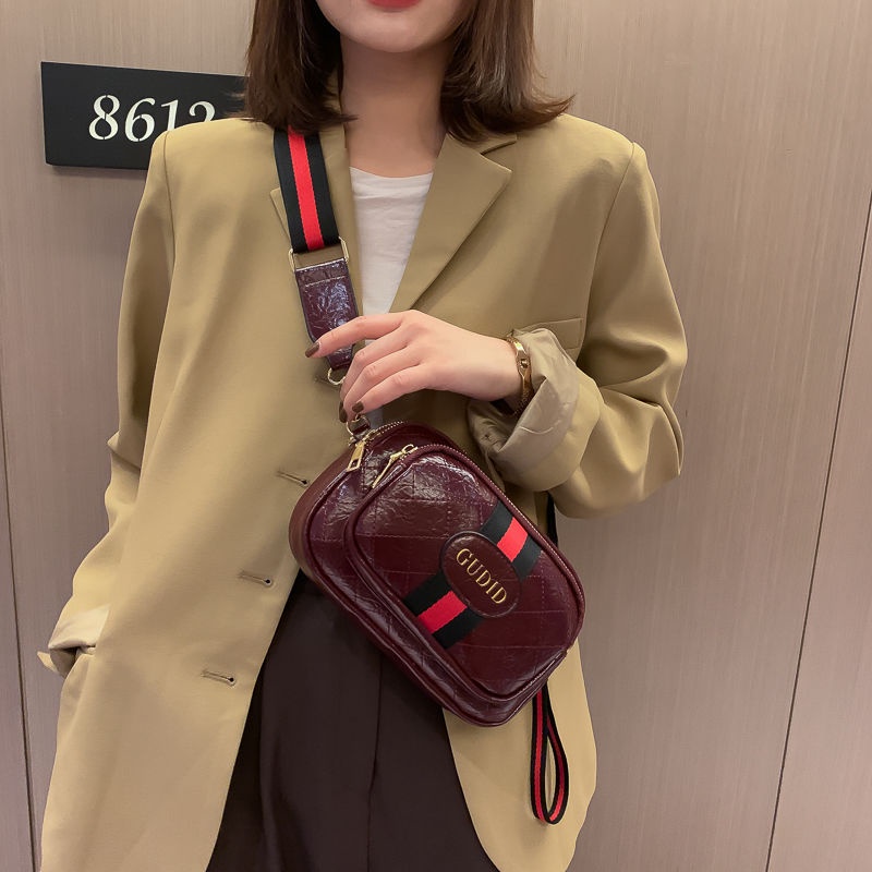 Túi xách dáng vuông đeo chéo hợp thời trang chất lượng cao