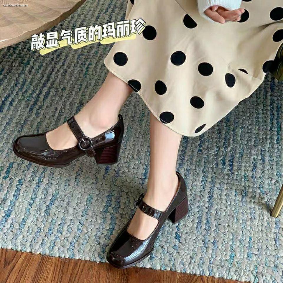 Giày da bóng gót cao dày mũi vuông phong cách retro Pháp thời trang mùa hè 2021 cho nữ