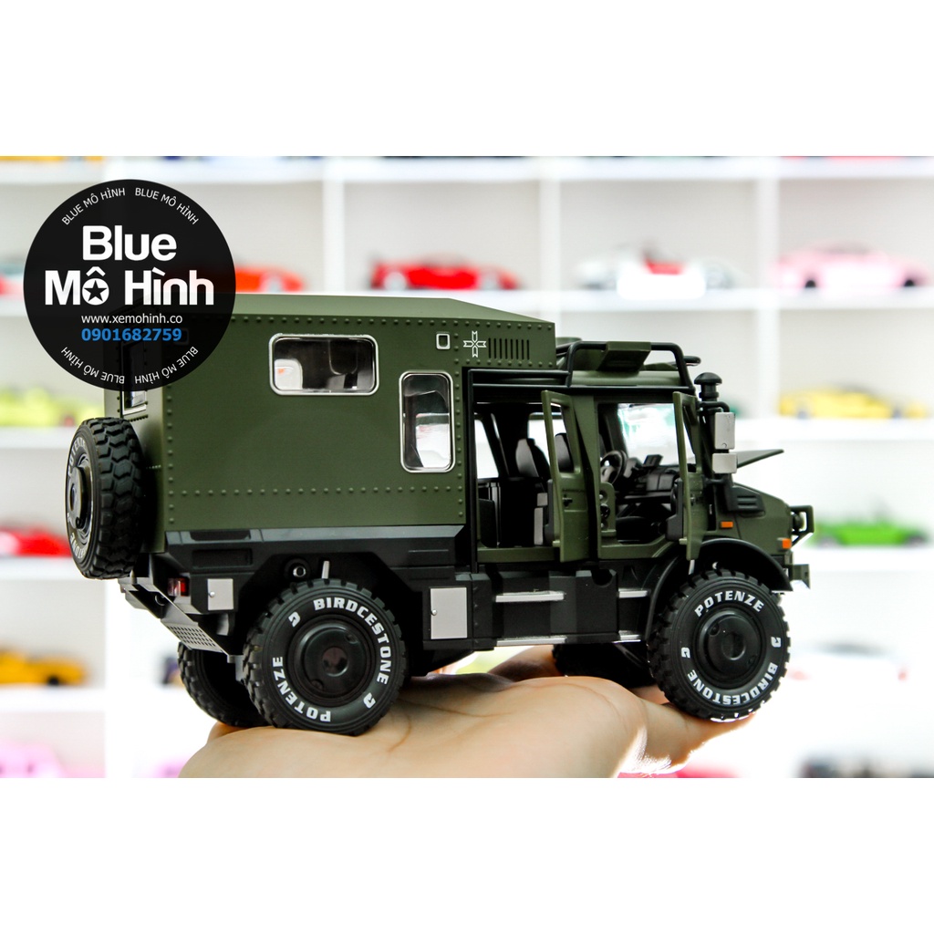 Xe mô hình Mercedes Unimog 1:28