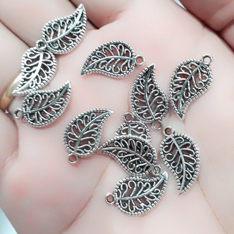 nguyên liệu charm chiếc lá rỗng : 50 gram giá 23k / 1 gói [ chuyên sỉ charm sỉ ]