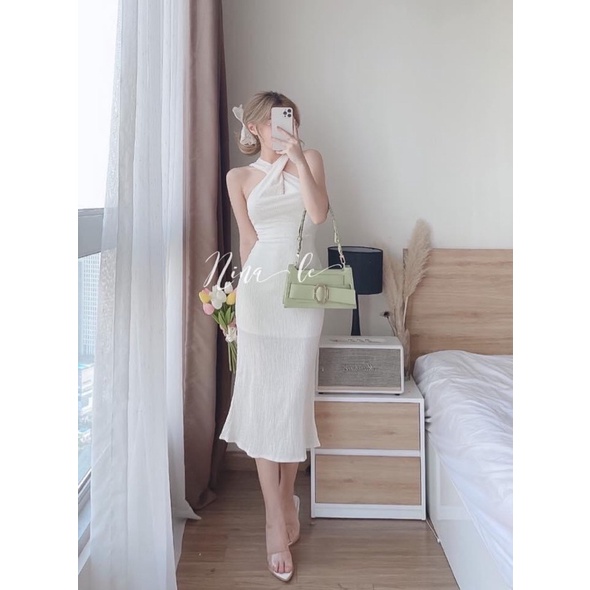 Đầm body dự tiệc cổ yếm đuôi cá