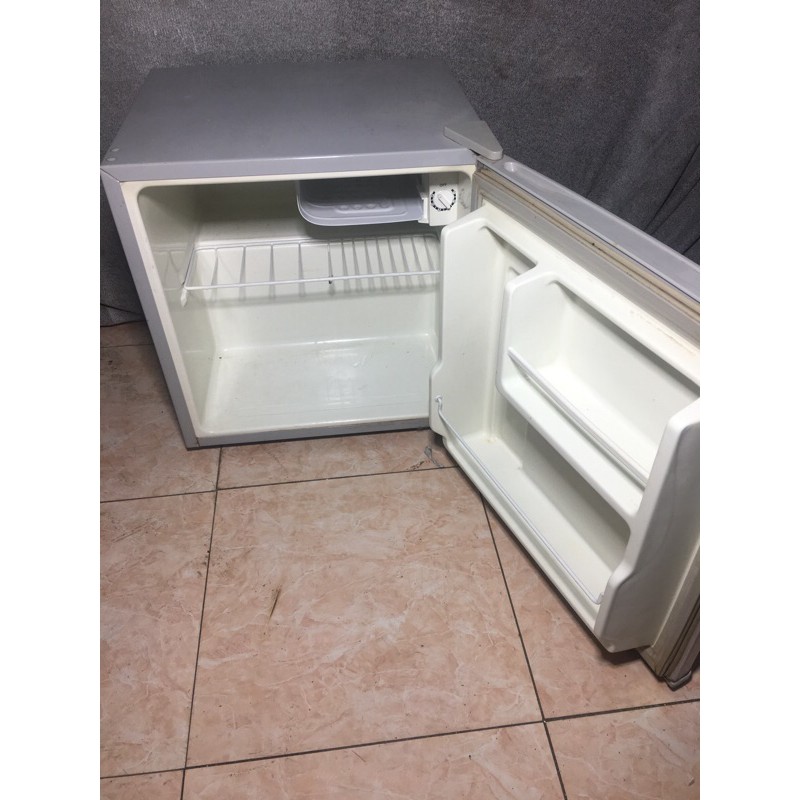 tủ lạnh 50l(làm đá) tk điện có bảo hành