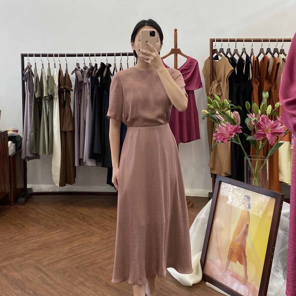 [Mã FAMALLT5 giảm 15% đơn 150k] MAUVE - Đầm lụa THANH | BigBuy360 - bigbuy360.vn