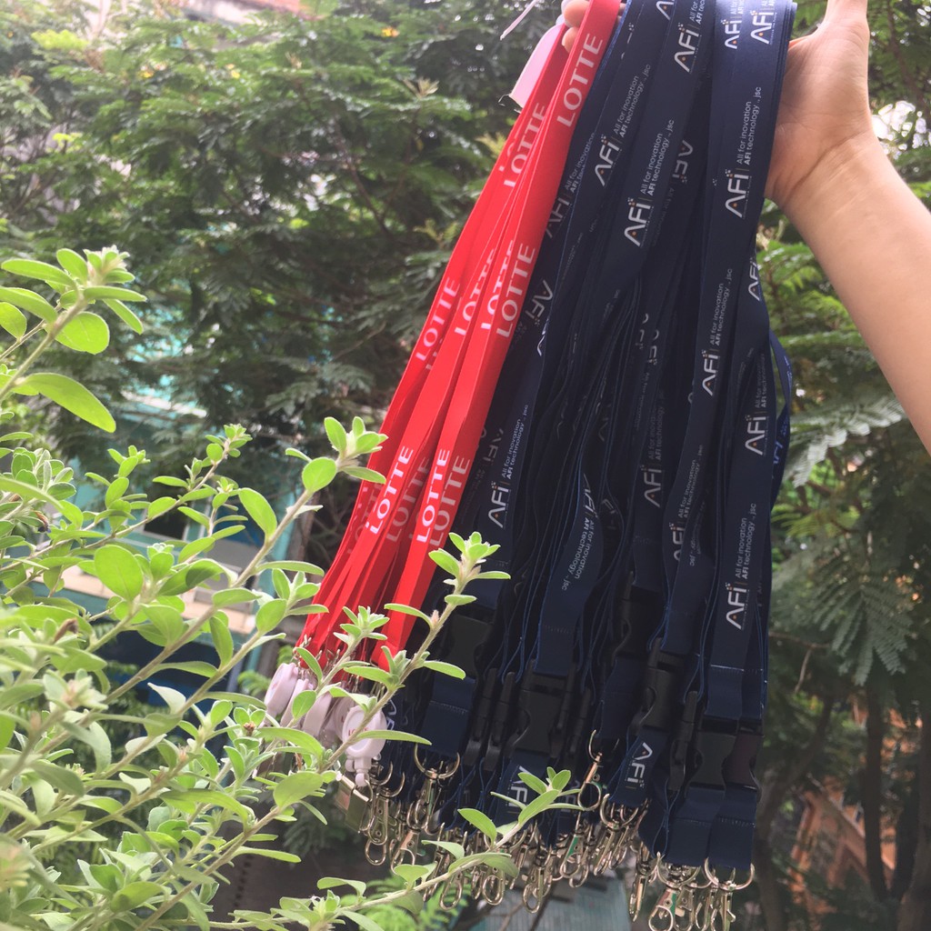 Dây đeo thẻ nhân viên cao cấp,  xưởng in thẻ nhân viên đẹo giá rẻ theo yêu cầu