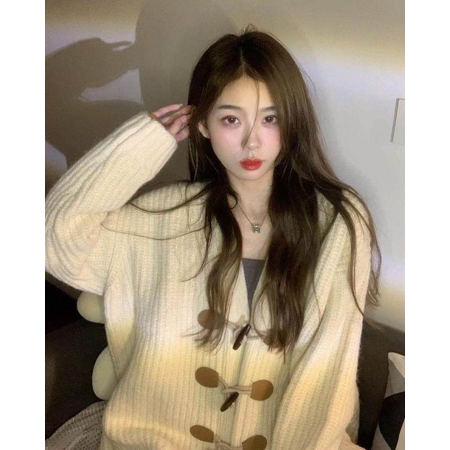 Áo khoác len cardigan màu kem khuy sừng dễ thương Yannie