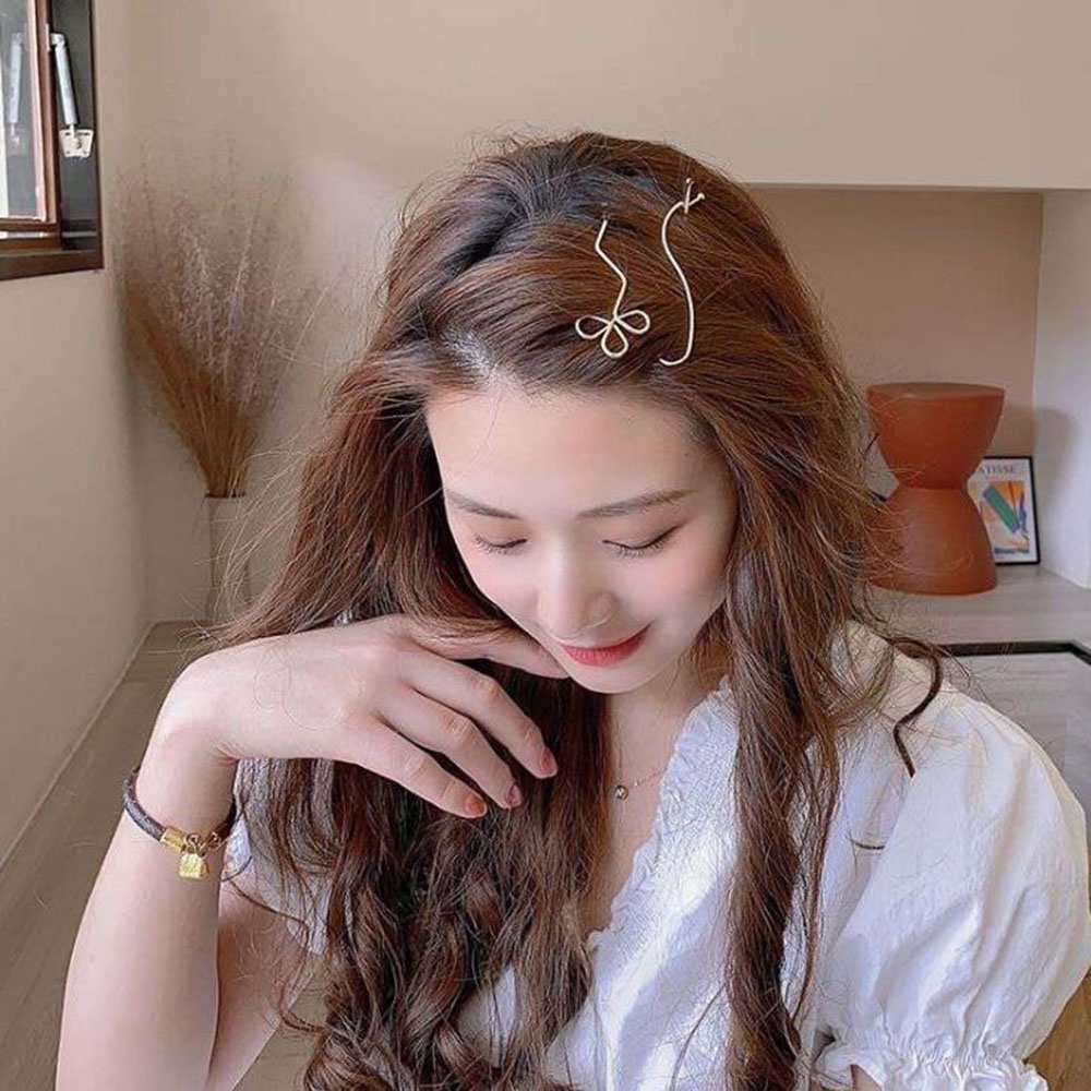 1 Kẹp Tóc Kim Loại Mạ Vàng Hình Hoa Phong Cách Cổ Điển