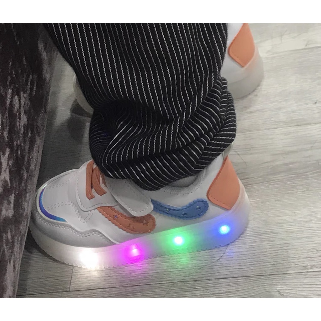 Giày thể thao cho bé gái bé trai có đèn led thoáng khí êm chân mã mới X26