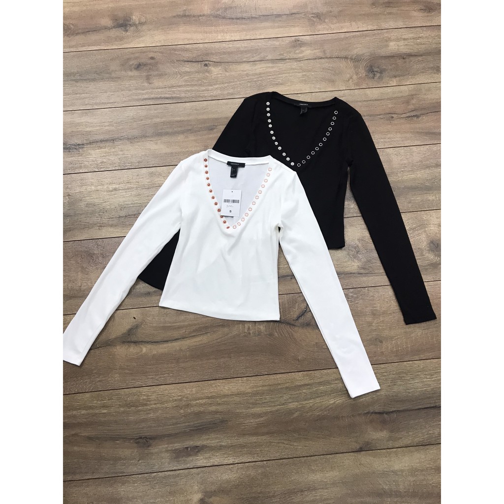 Áo thun cổ V tay dài