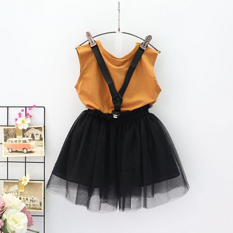 Bộ áo không tay và váy yếm sành điệu phong cách mùa hè cho bé gái