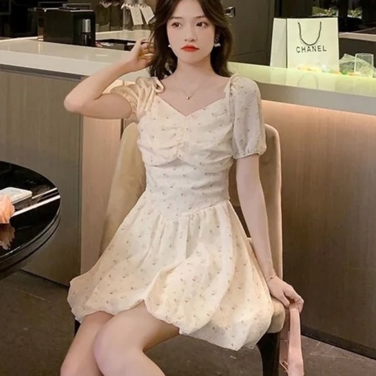 Đầm Hoa Tay Phồng Hở Xương Quai Xanh Phong Cách Mới Cho Nữ