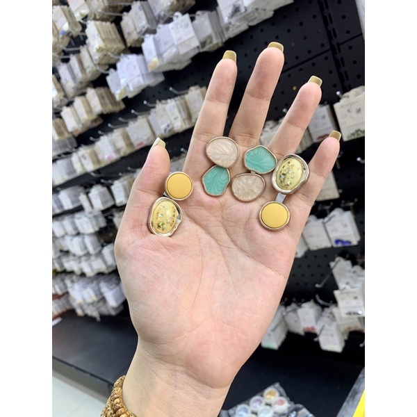 Kẹp tách ngón chân nail hình pha lê- màu sắc sang trọng