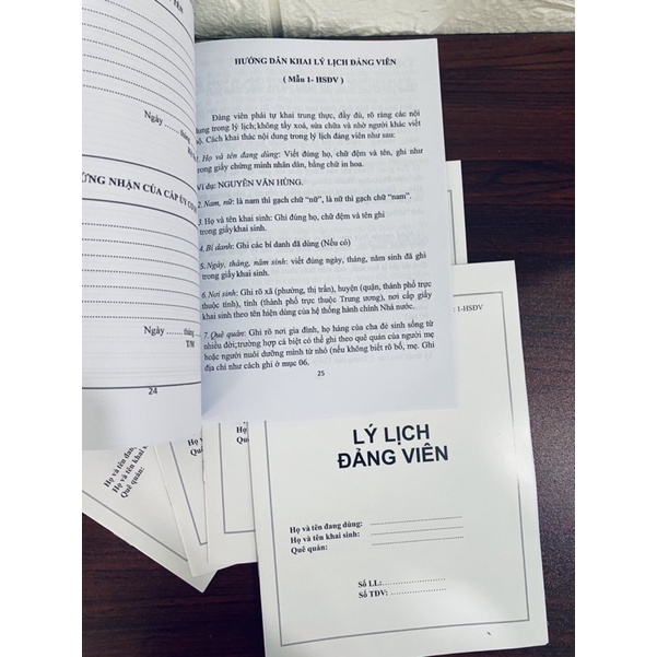 5 cuốn lý lịch đảng viên