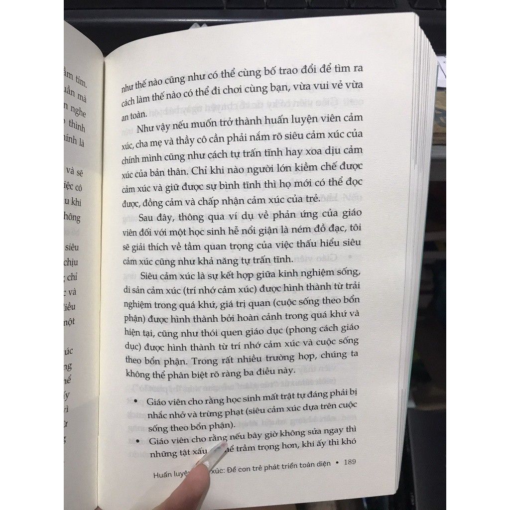 Sách - Huấn luyện cảm xúc để con trẻ phát triển toàn diện ( Nhã Nam )