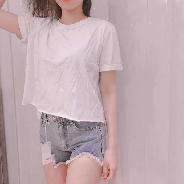 Áo Croptop trơn 2 màu đen trắng LOVI