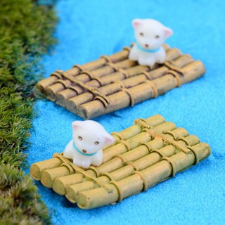 Chiếc bè tre mini trang trí hồ - biển